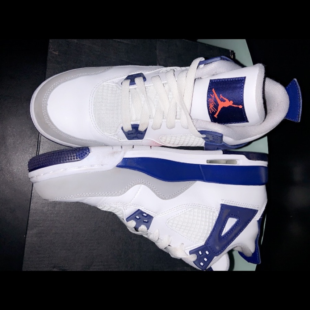 Air Jordan Retro 4